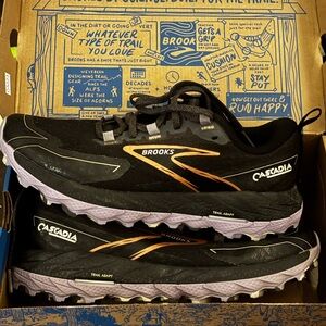 Brooks Cascadia 18